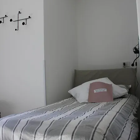 La Casa Di Carla מנדלו דל לאריו